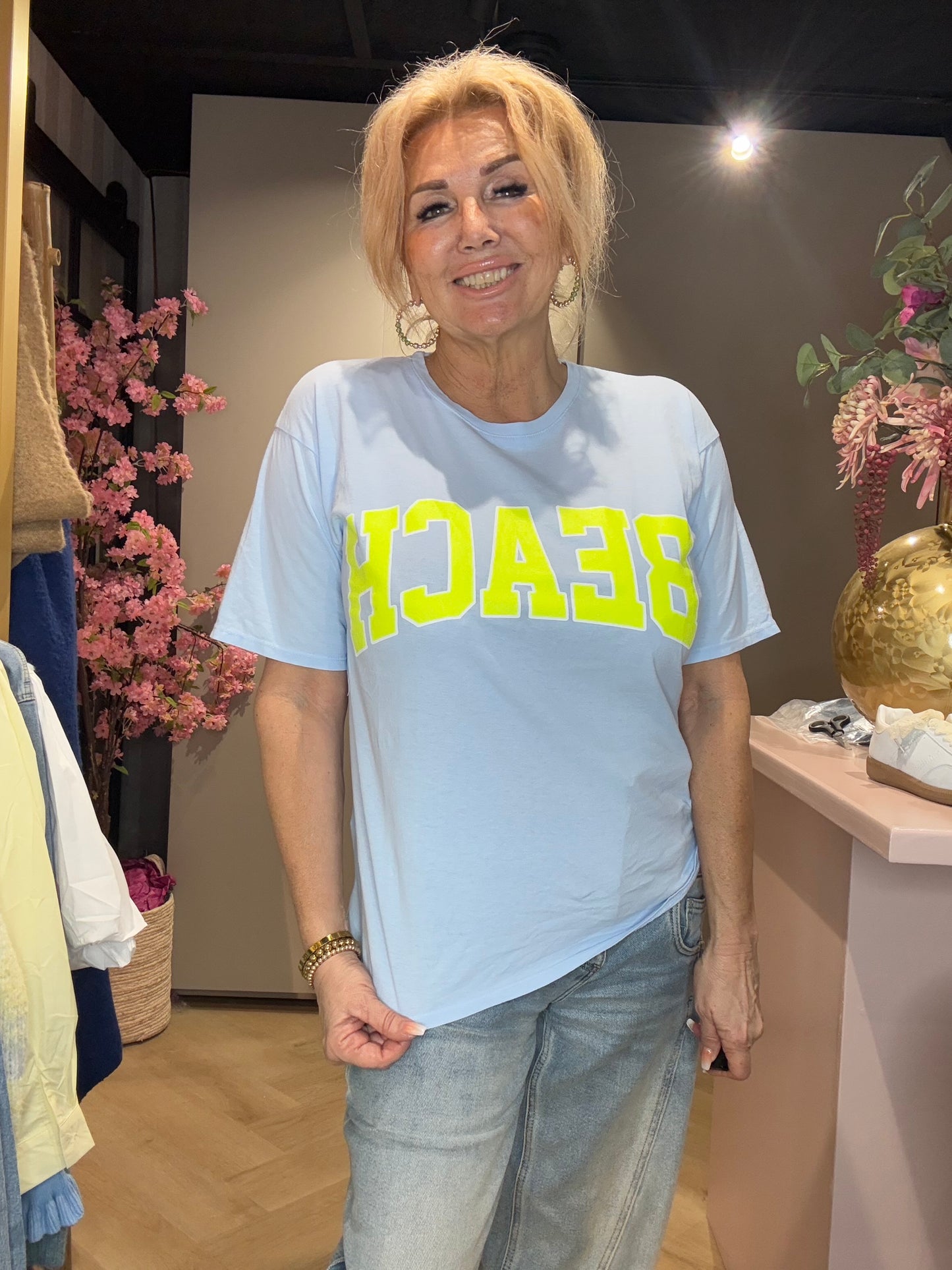 T Shirt Neon Beach Licht Blauw