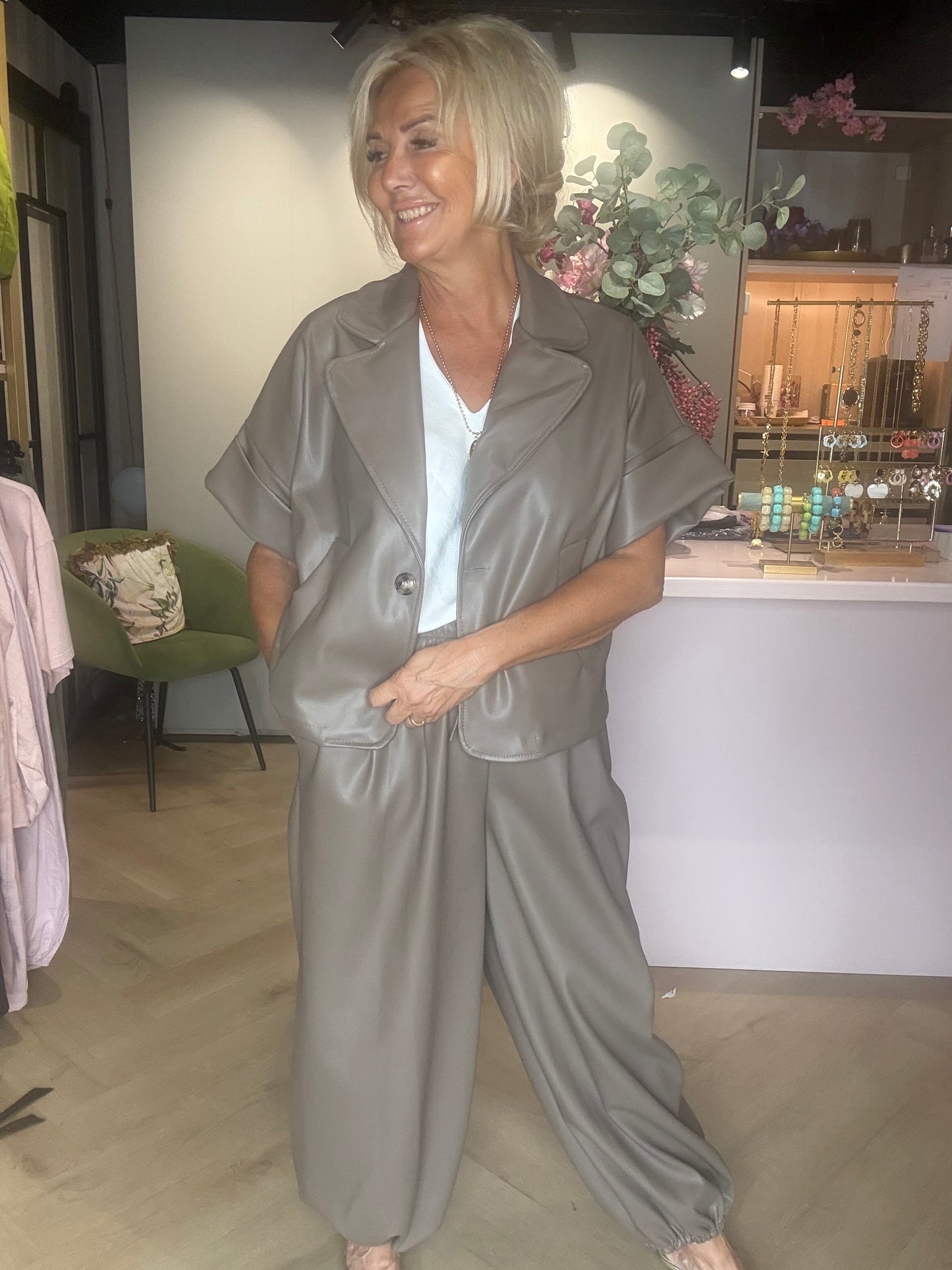 Jasje / Blazer   Korte  mouw Taupe