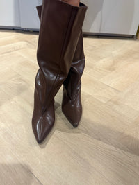 Laars Donkerbruin Queenie Hakje