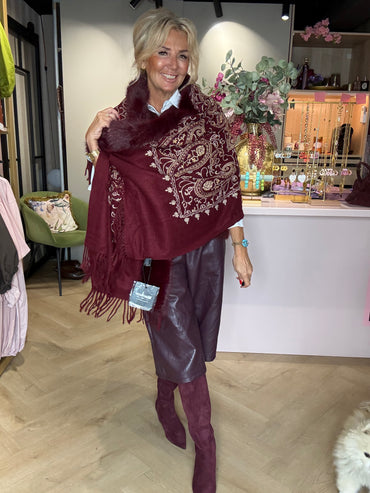 Burgundy faux-fur shawl