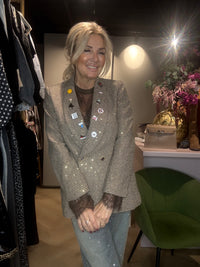 Colbert Bruin Ruitje met Shimmer en Broches