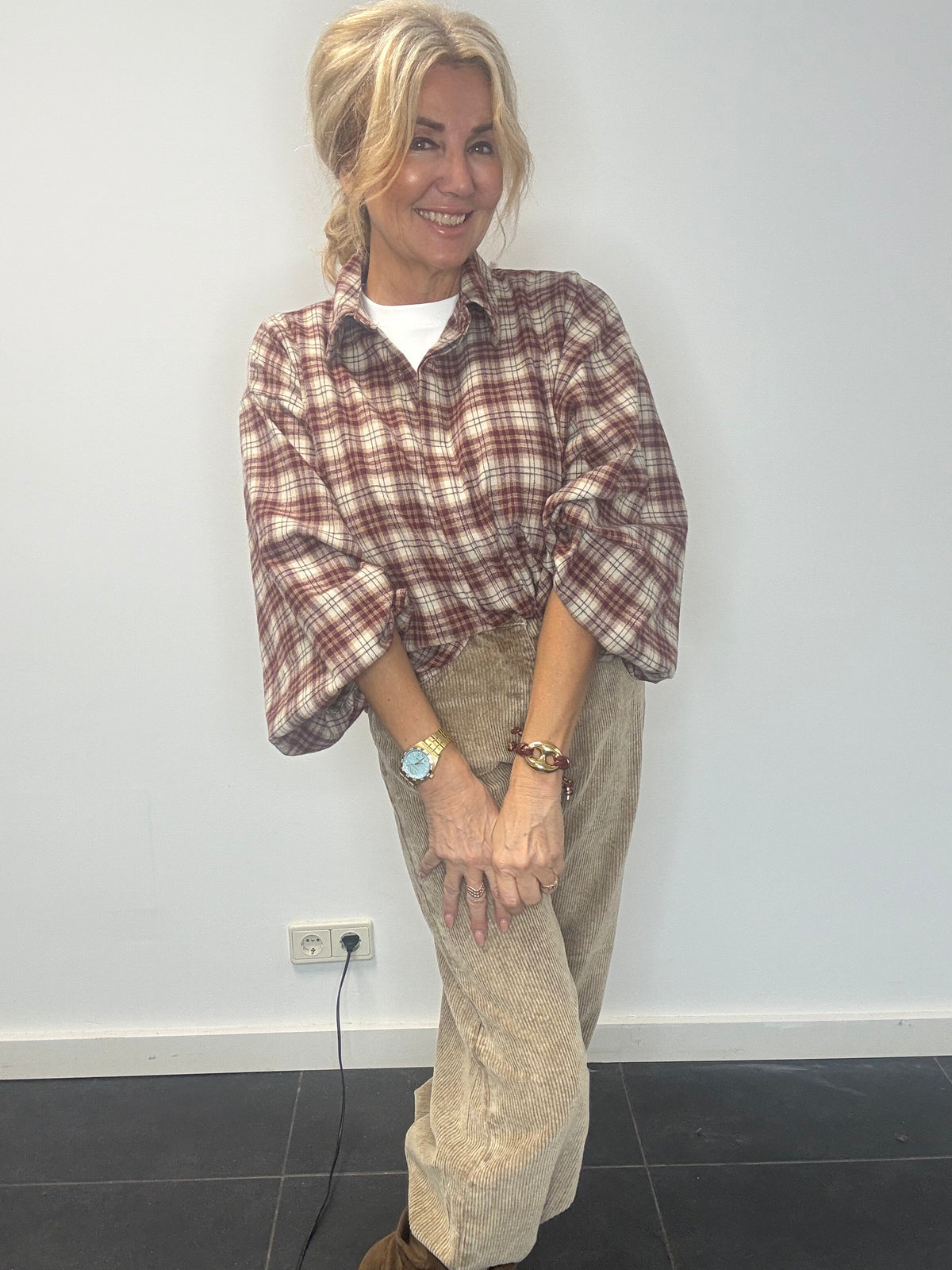 Blus Emma vinröd beige rutig