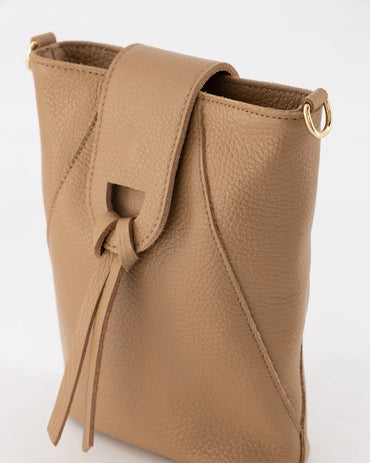 Kendra - Handtas - Cros Body Camel  D85 - Goudkleurig
